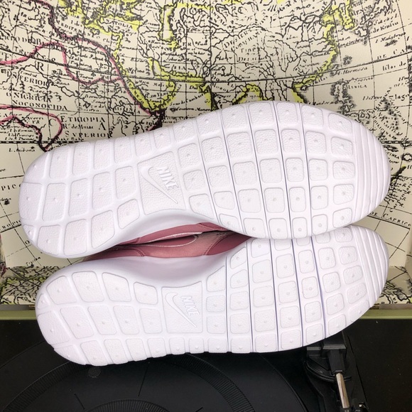 Nike Roshe One GS size 7y new in box - Picture 5 of 6